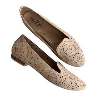 Vintage 7 Eight Women’s 6.5M Tan Perforated Faux Suede Riley Ballet Flats F30375